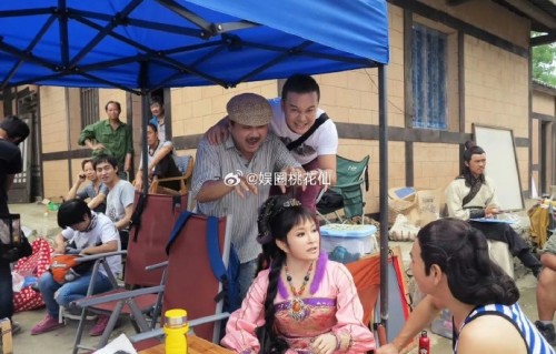 除了黄百鸣和张纪中，还有哪些人曾帮助过或得到过刘晓庆的帮助？|毛戈平|化妆|国产美妆|姜文|阎青妤