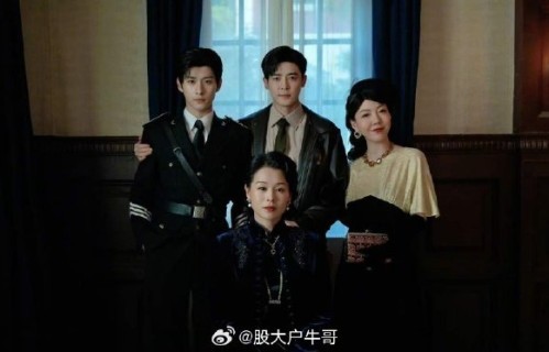 胡杏儿和贾静雯在2025国剧盛典上分别获得了什么奖项？