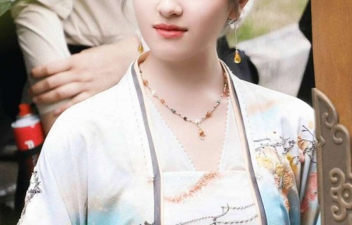 李兰迪哭戏封神!教科书级演技，狠狠撕开流量演员遮羞布_角色_观众_作品