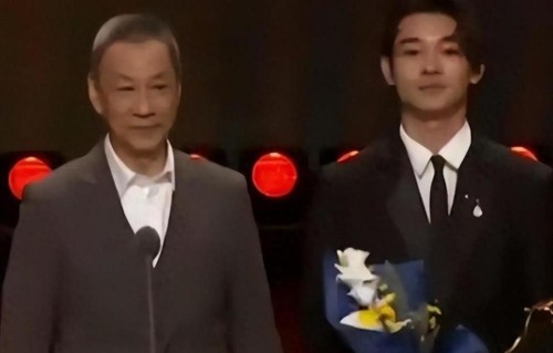 王学圻近况曝光，才明白为何对簿公堂，也要和结婚40年的发妻离婚