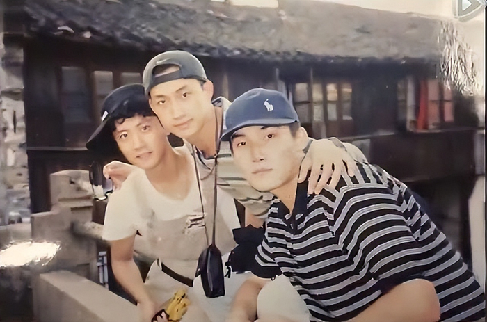 大学时代，王阳（中）与任重、张铎