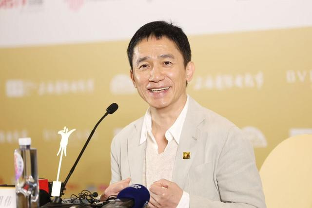 梁朝伟在金爵奖评委见面会上 赖鑫琳 摄